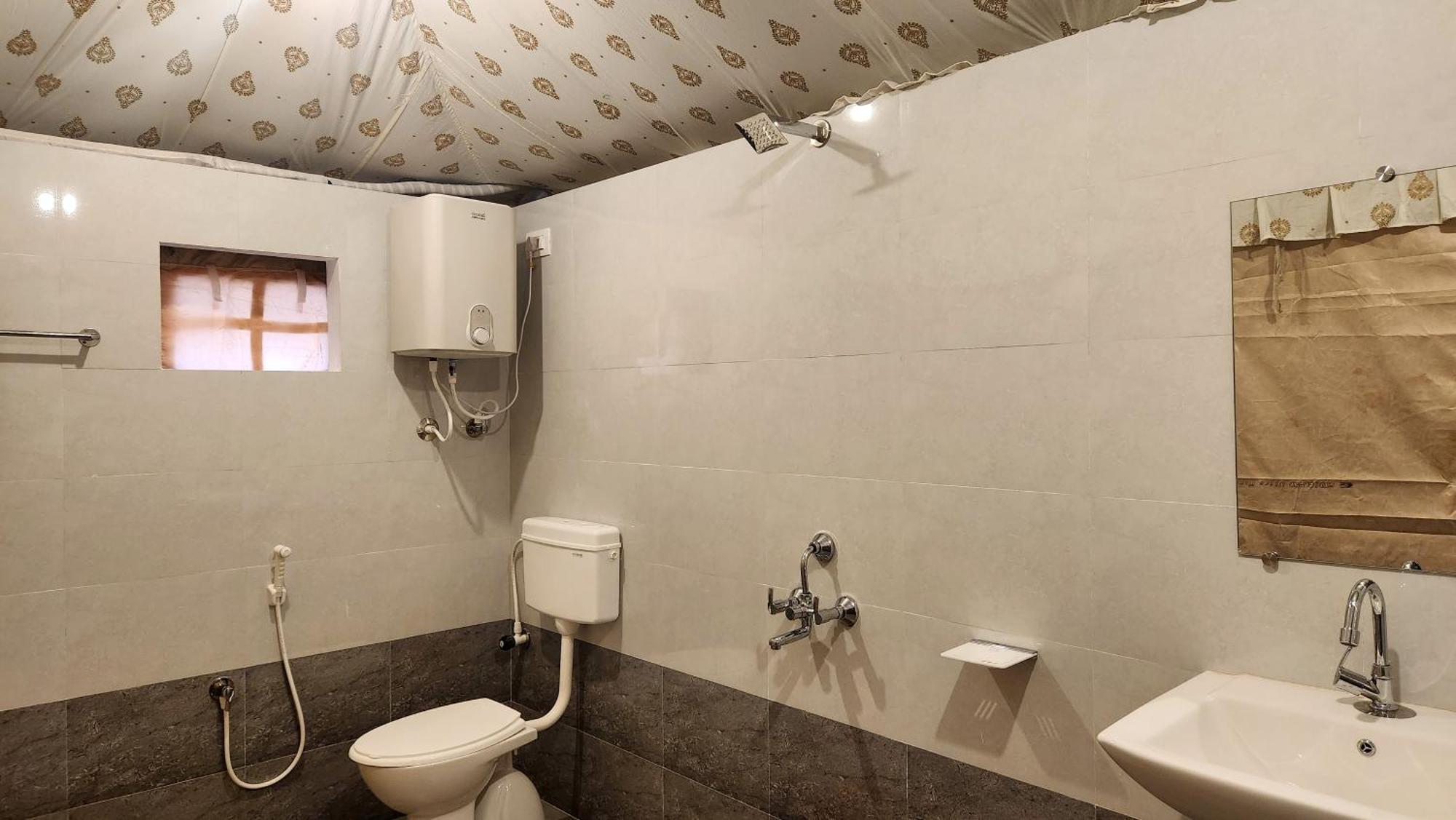 Woods Creek Apartment Dandeli Bagian luar foto