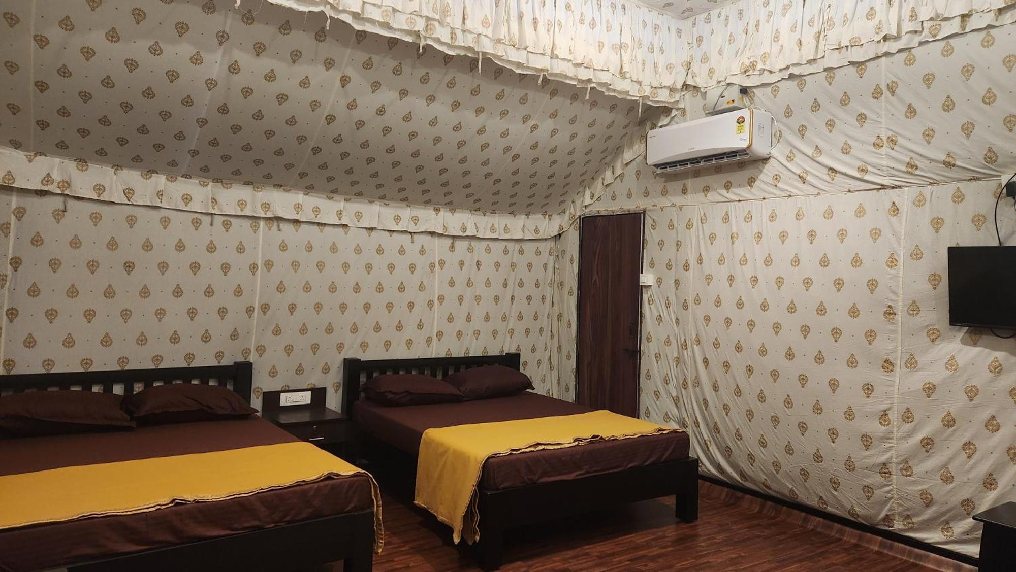 Woods Creek Apartment Dandeli Bagian luar foto